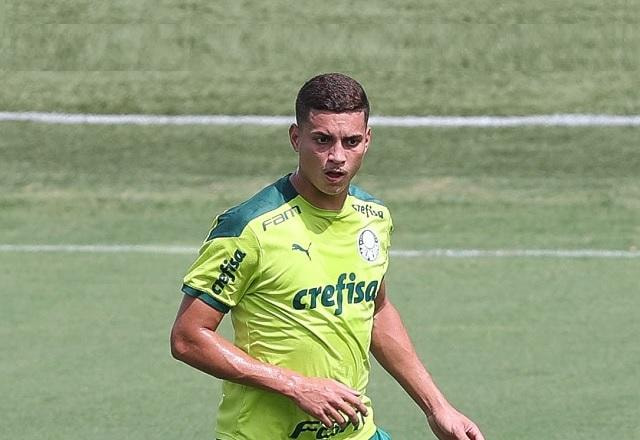 Imagem da noticia Palmeiras e Bragantino rescindem contrato com o zagueiro Renan