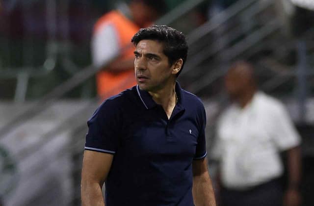Abel critica arbitragem e acredita em "noite mágica" na Libertadores Abel critica arbitragem e acredita em "noite mágica" na Libertadores