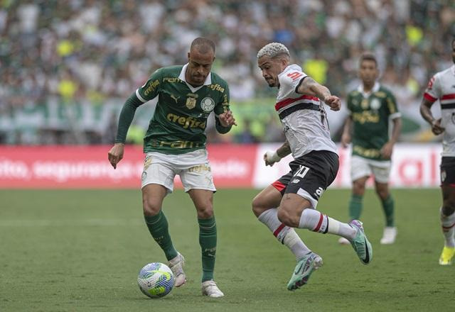 Imagem da noticia São Paulo bate o Palmeiras nos pênaltis e é campeão da Supercopa Rei