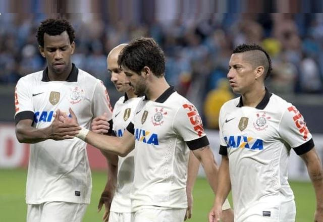 Imagem da noticia Pato recorda pênalti perdido em Grêmio x Corinthians: "Fui o único culpado"