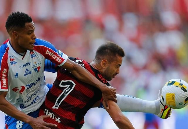 Imagem da noticia Pedro desperdiça pênalti, e Flamengo vê Fortaleza virar no Maracanã
