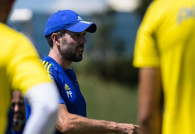 Imagem da noticia Cruzeiro: Pezzolano pega gancho de quatro jogos e fica fora da final do Mineiro
