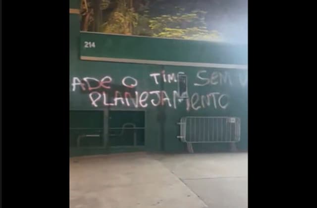 Palmeiras registra B.O após pichação nos muros do Allianz Parque Palmeiras registra B.O após pichação nos muros do Allianz Parque