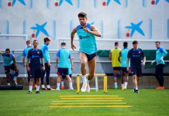 Imagem da noticia Zagueiro Piqué, do Barcelona, anuncia aposentadoria aos 35 anos