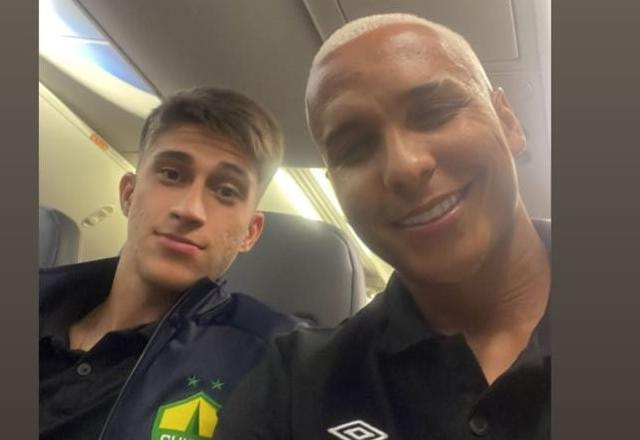 Imagem da noticia Deyverson zoa Flamengo e exalta ex-companheiro Pirani: "Calou o Maracanã"