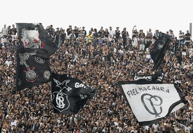 Imagem da noticia Polícia e organizadas avançam na regulamentação do uso de bandeiras com mastro em SP