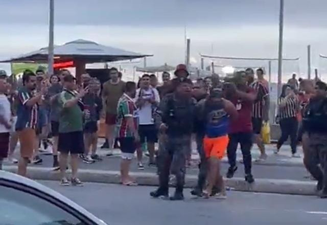 Imagem da noticia Torcedores de Fluminense e Boca Juniors entram em confronto em Copacabana