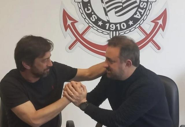 Imagem da noticia Presidente do Argentinos Juniors detona Corinthians: "Não pagaram nada"