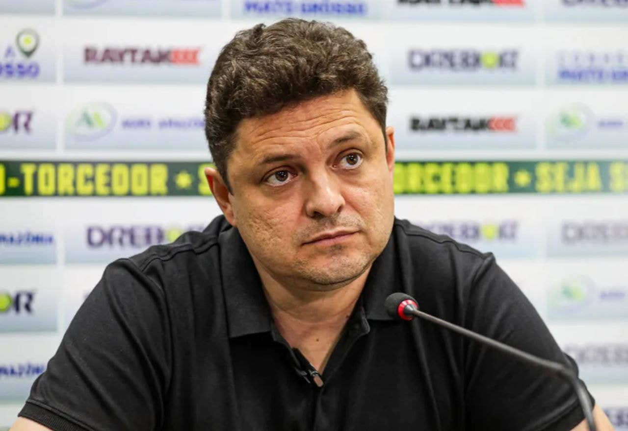 Imagem da noticia Presidente do Cuiabá detona Corinthians: "Está dando um golpe no futebol brasileiro"