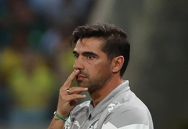 Imagem da noticia Problema técnico em avião impede retorno imediato da delegação do Palmeiras