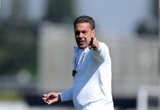 Imagem da noticia "Quando bateram no Gil, bateram em nós", afirma Luxemburgo