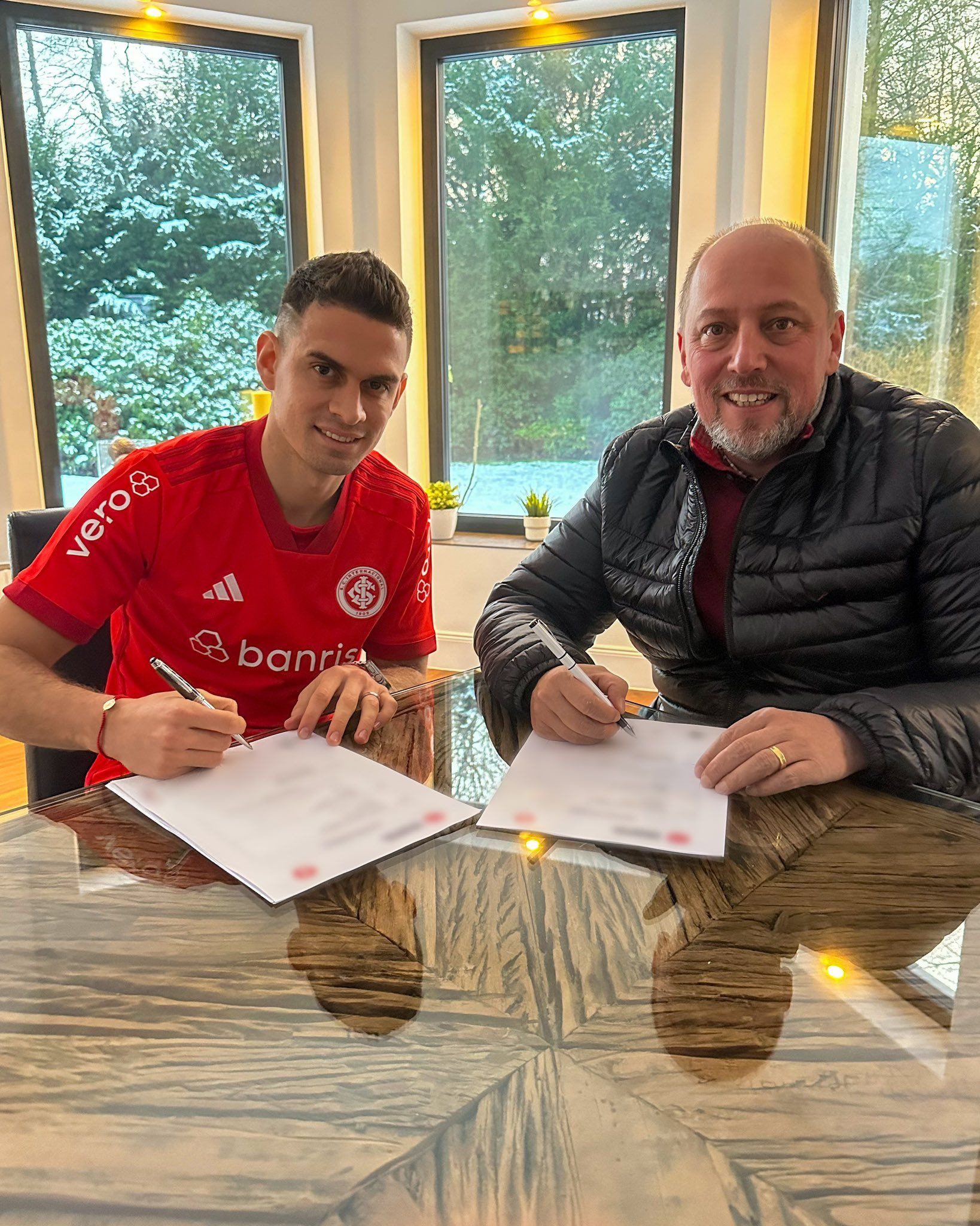 Imagem da noticia Internacional anuncia contratação do atacante colombiano Rafael Borré