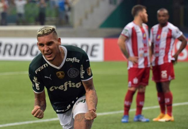 Imagem da noticia Navarro faz quatro, e Palmeiras aplica goleada histórica sobre Petrolero na Libertadores