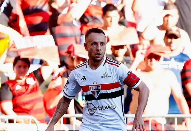 Imagem da noticia Rafinha, do São Paulo, confirma aposentadoria em 2024: "Está decidido"