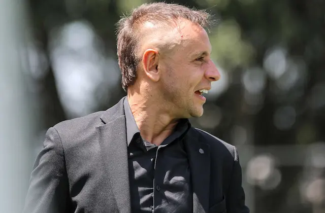 Nova gestão esportiva ganha força com Rafinha e muda discurso no São Paulo Nova gestão esportiva ganha força com Rafinha e muda discurso no São Paulo