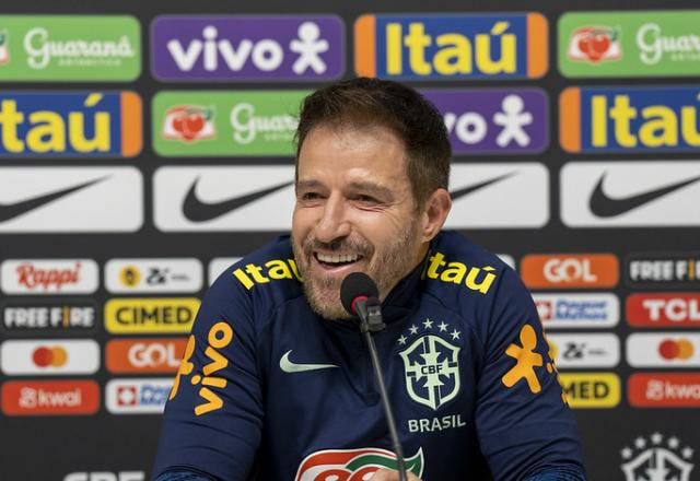 Imagem da noticia Ramon valoriza chance de comandar seleção e evita falar sobre novo técnico