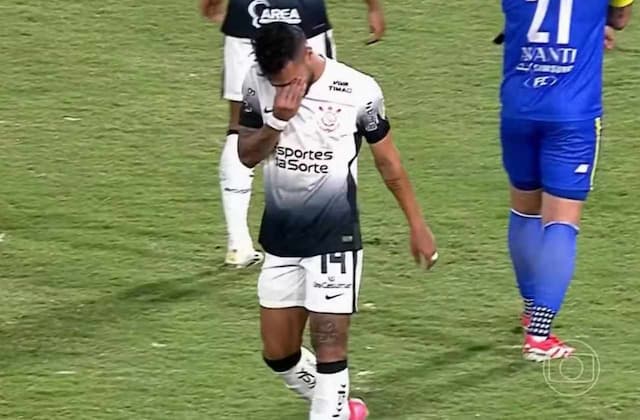 Raniele tem lesão muscular e desfalca o Corinthians Raniele tem lesão muscular e desfalca o Corinthians