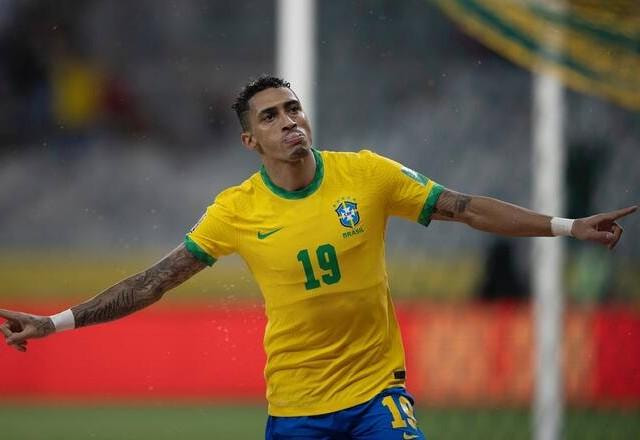 Imagem da noticia Destaque do Leeds, Raphinha recebe proposta milionária do Barcelona, revela jornal