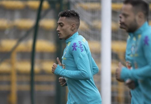 Imagem da noticia Raphinha testa positivo para Covid-19 e vira dúvida na seleção brasileira