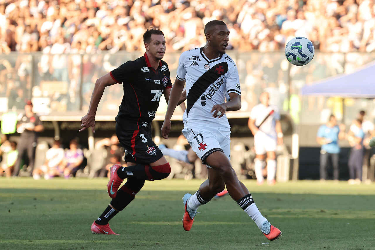 Imagem da noticia CBF divulga áudio do VAR de pênalti em triunfo do Vasco sobre o Vitória