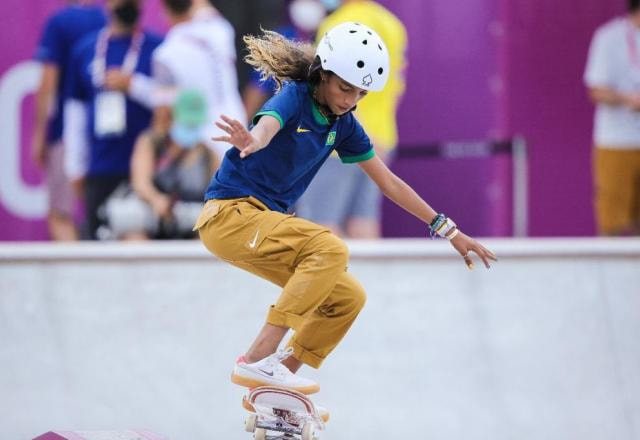 Imagem da noticia Aos 13 anos, Rayssa Leal é prata no skate street nas Olimpíadas