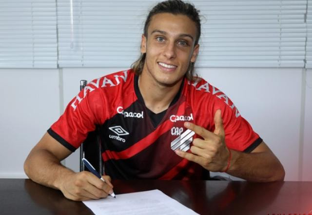 Imagem da noticia Athletico anuncia contratação do atacante uruguaio Agustín Canobbio