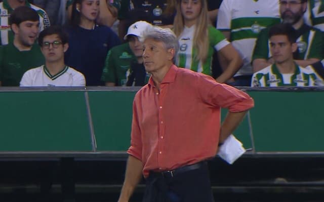 Vasco expõe fragilidade e é vazado pelo quinto jogo seguido Vasco expõe fragilidade e é vazado pelo quinto jogo seguido