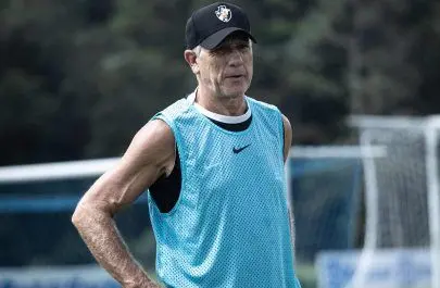 Vasco passa primeiro jogo sem tomar gol com a zaga titular de Renato Gaúcho Vasco passa primeiro jogo sem tomar gol com a zaga titular de Renato Gaúcho