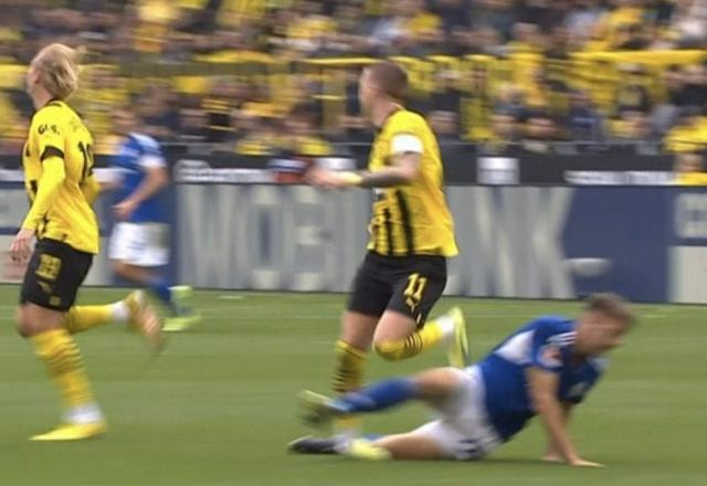 Imagem da noticia Reus torce tornozelo e preocupa Alemanha para a Copa; imagem impressiona