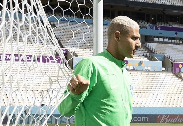 Imagem da noticia Richarlison defende Neymar após crítica por foto em alusão ao hexa: "Somos sonhadores"