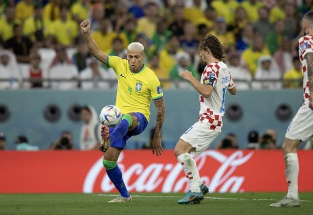 Imagem da noticia Richarlison lamenta eliminação do Brasil na Copa e diz: "Era para acontecer"