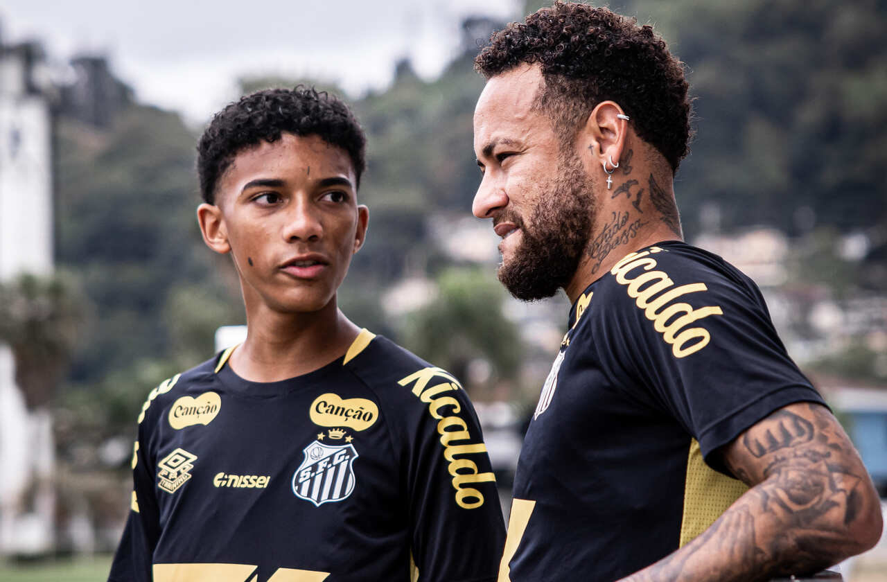 Imagem da noticia Neymar assume erro por briga com Robinho Jr: "Acabei me excedendo"