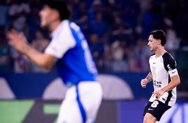 Garro admite má fase, fala em vergonha e pede reação do Corinthians após derrota Garro admite má fase, fala em vergonha e pede reação do Corinthians após derrota