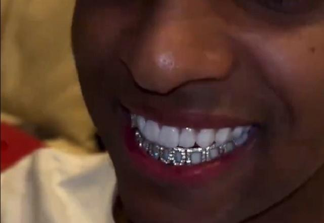 Imagem da noticia Rodrygo adere ao "dental grillz"; valor do acessório pode chegar a R$ 140 mil