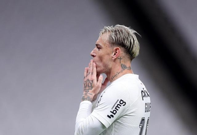Imagem da noticia Róger Guedes confirma saída do Corinthians ao Al Rayyan: "Sonhava em jogar lá"