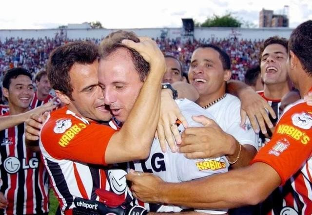 Imagem da noticia Tricampeão como goleiro, Ceni busca primeiro Paulistão como técnico