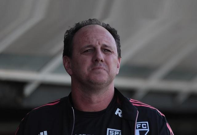 Imagem da noticia STJD denuncia Ceni, e técnico do São Paulo pode pegar gancho de até 16 jogos