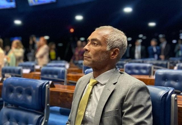 Imagem da noticia Romário é internado às pressas com quadro de infecção intestinal