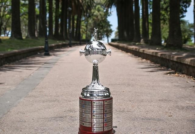 Imagem da noticia SBT transmite jogos entre Palmeiras e Athletico-PR na semi da Libertadores