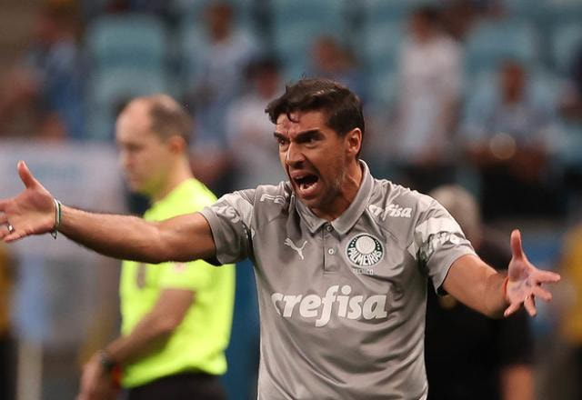 Imagem da noticia STJD pune Abel Ferreira, do Palmeiras, com dois jogos de suspensão