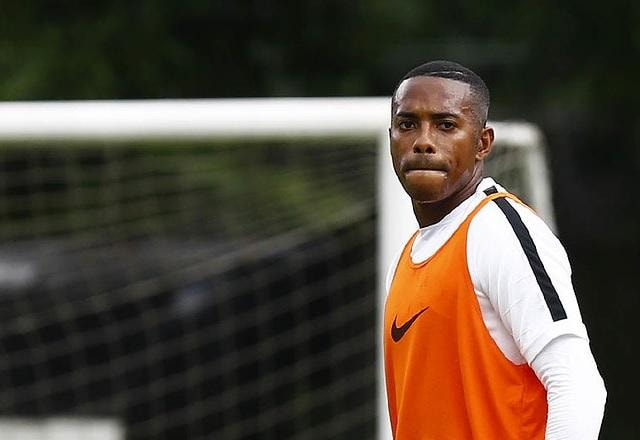 Imagem da noticia STJ dá 15 dias para Robinho contestar pedido de execução de pena no Brasil
