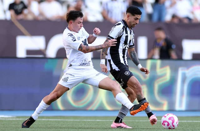 Botafogo e Santos fazem jogo movimentado e empatam no Nilton Santos Botafogo e Santos fazem jogo movimentado e empatam no Nilton Santos