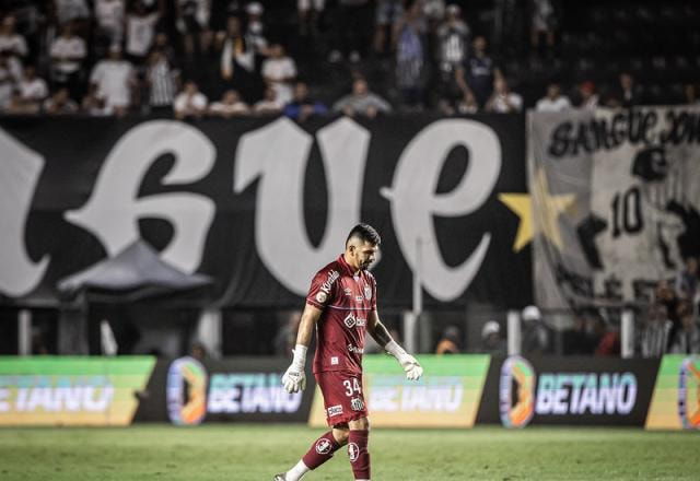 Imagem da noticia Santos é penalizado com seis jogos com portões fechados na Série B