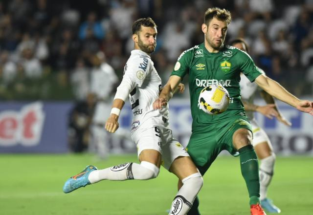 Imagem da noticia Santos goleia o Cuiabá e assume vice-liderança do Brasileirão