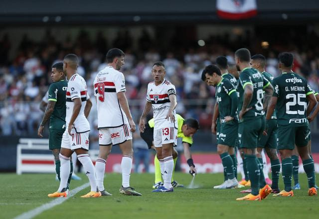 Imagem da noticia Cicinho e Mauro Beting: como São Paulo x Palmeiras afeta a temporada dos times?