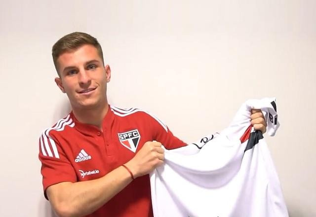 Imagem da noticia São Paulo anuncia a contratação do meio-campista Giuliano Galoppo