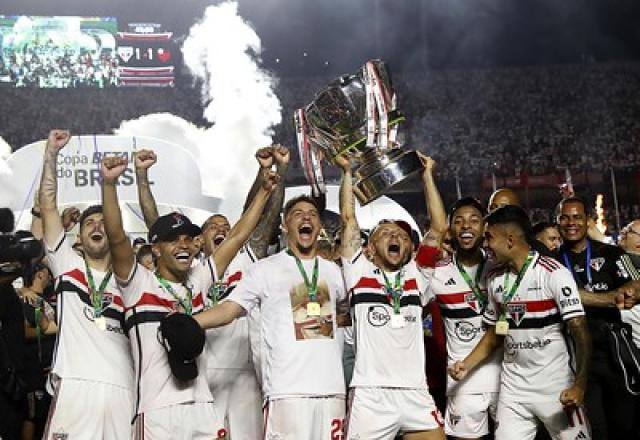 Imagem da noticia São Paulo empata com Flamengo e é campeão inédito da Copa do Brasil