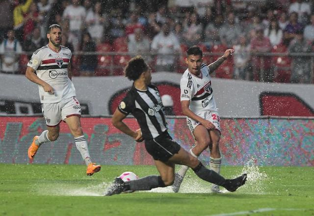 Imagem da noticia Botafogo x São Paulo: onde assistir, escalações e desfalques