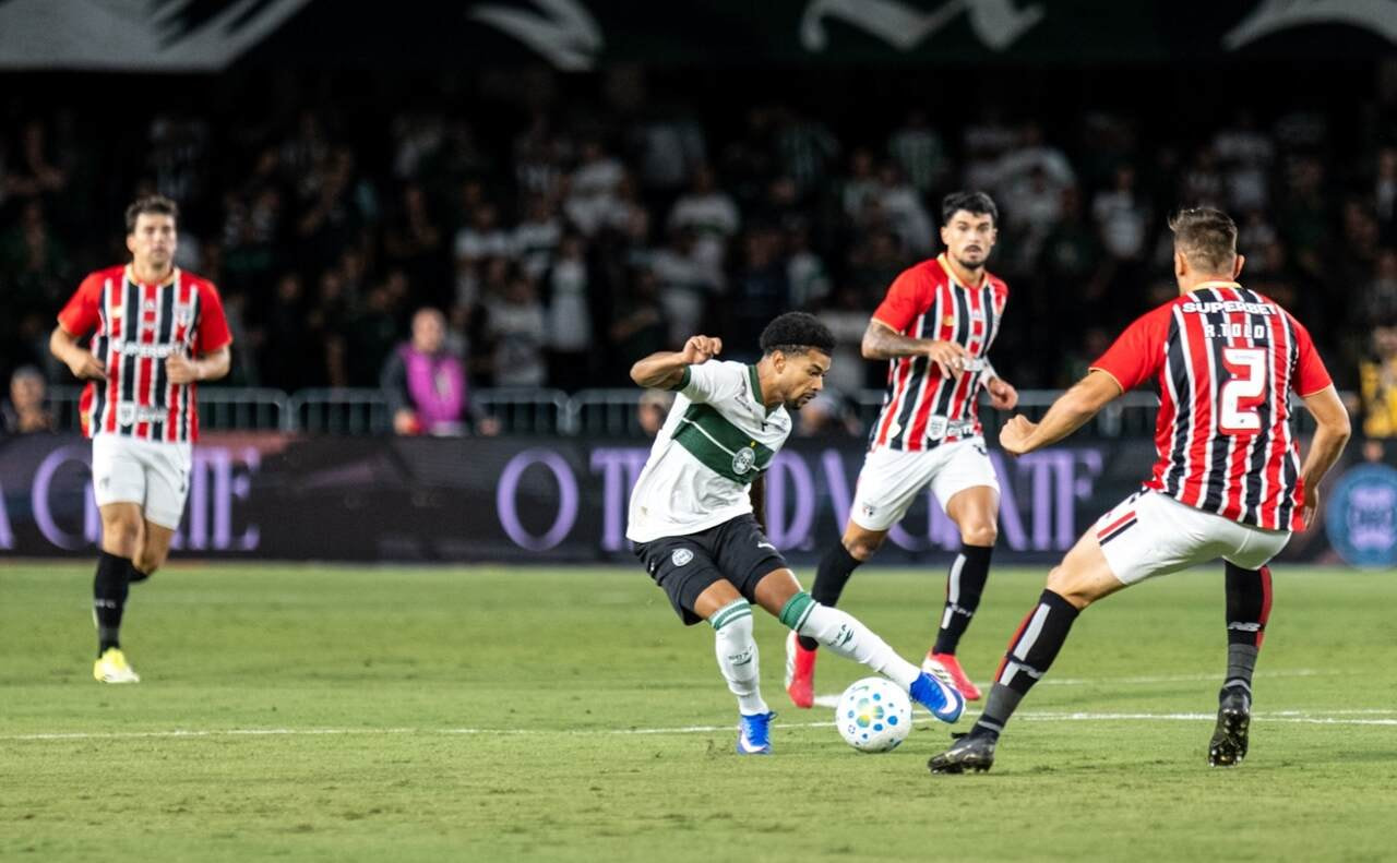 Imagem da noticia Com gol de Cauly, São Paulo vence o Coritiba no Brasileirão