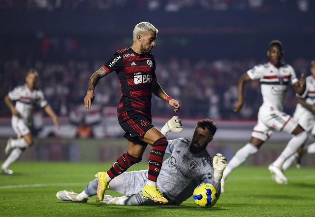 Imagem da noticia Flamengo x São Paulo: onde assistir, escalações e desfalques